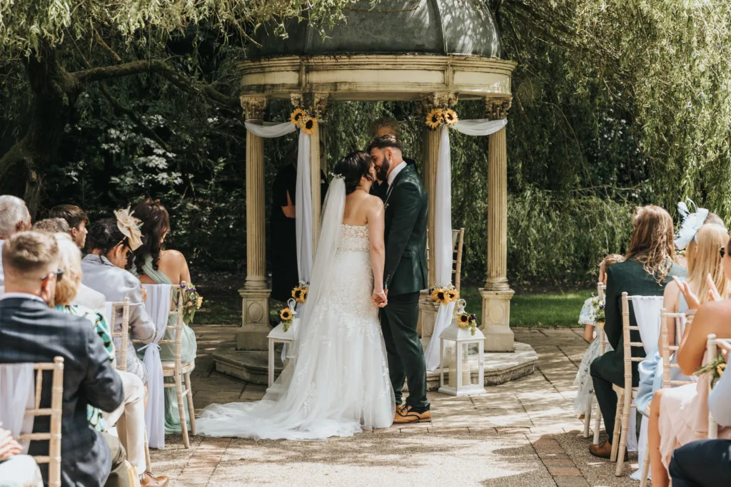 A grey rectangle with white text in the centre that reads "Landscape Placeholder 3:2," indicating the image is a placeholder for landscape-oriented content. © Aimee Lince Photography, Wedding photographer in Lincolnshire